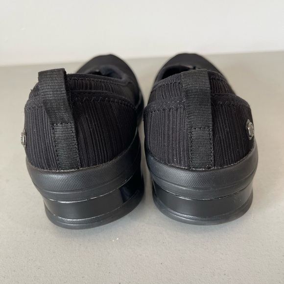 Bzees Slip on Rosie shoe in a women's size 9.5 work comfort walking career - Picture 4 of 11